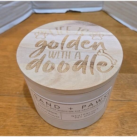 Sand & Paws California Beach House Two Wick Candle 12oz Neutralizes Pet Odor New - Picture 2 of 8